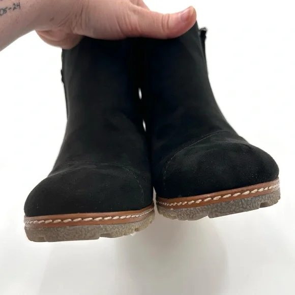 Toms Black Avery Wedge Suede Side Zipper Bootie - Picture 7 of 9